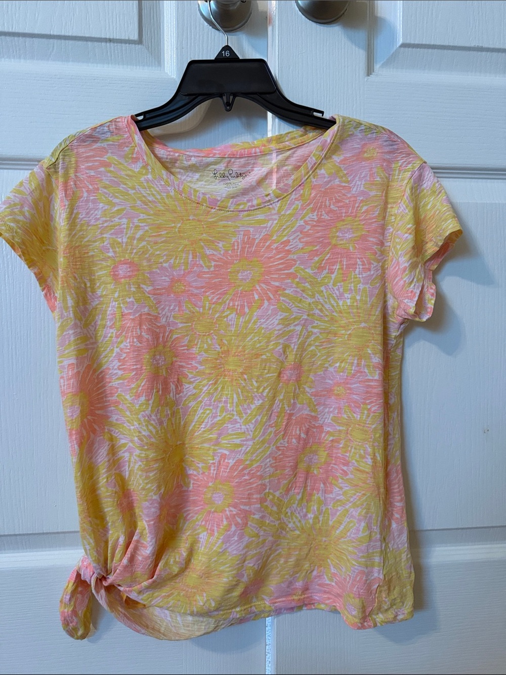 Lilly Pulitzer Tee Tshirt Wmns Medium Yellow Pink Daisy Side Tie Short Sleeve